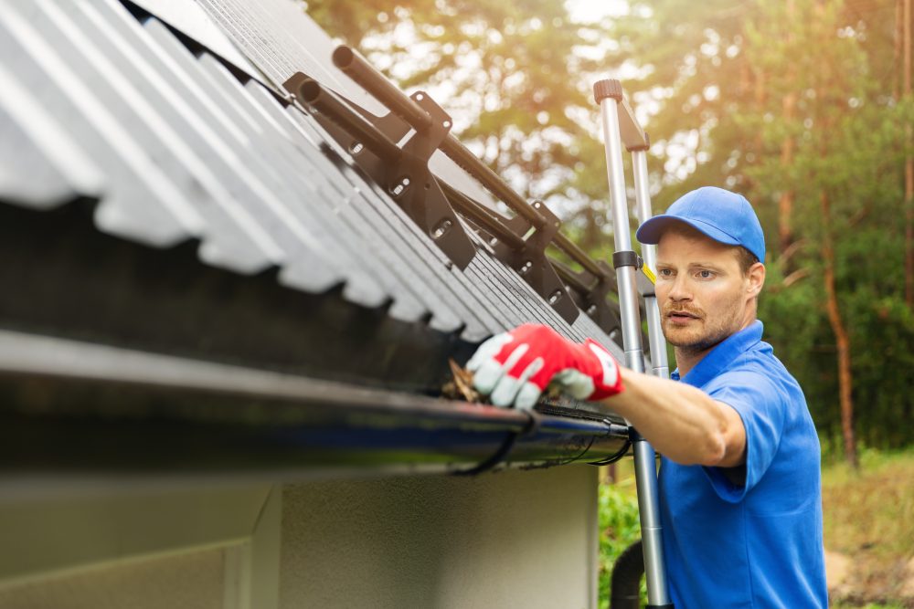 Handyman Service: Benefits of Gutter Cleaning